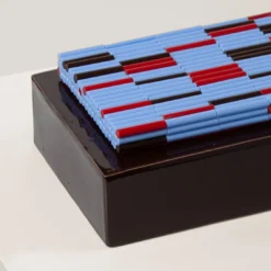 Scatola in ceramica marrone Triadi e Rivolti con coperchio azzurro