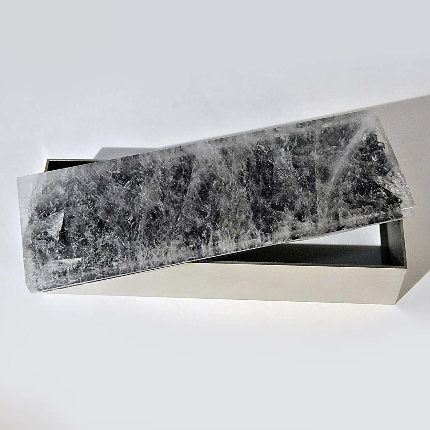 Scatola in ottone di quarzo verde scuro