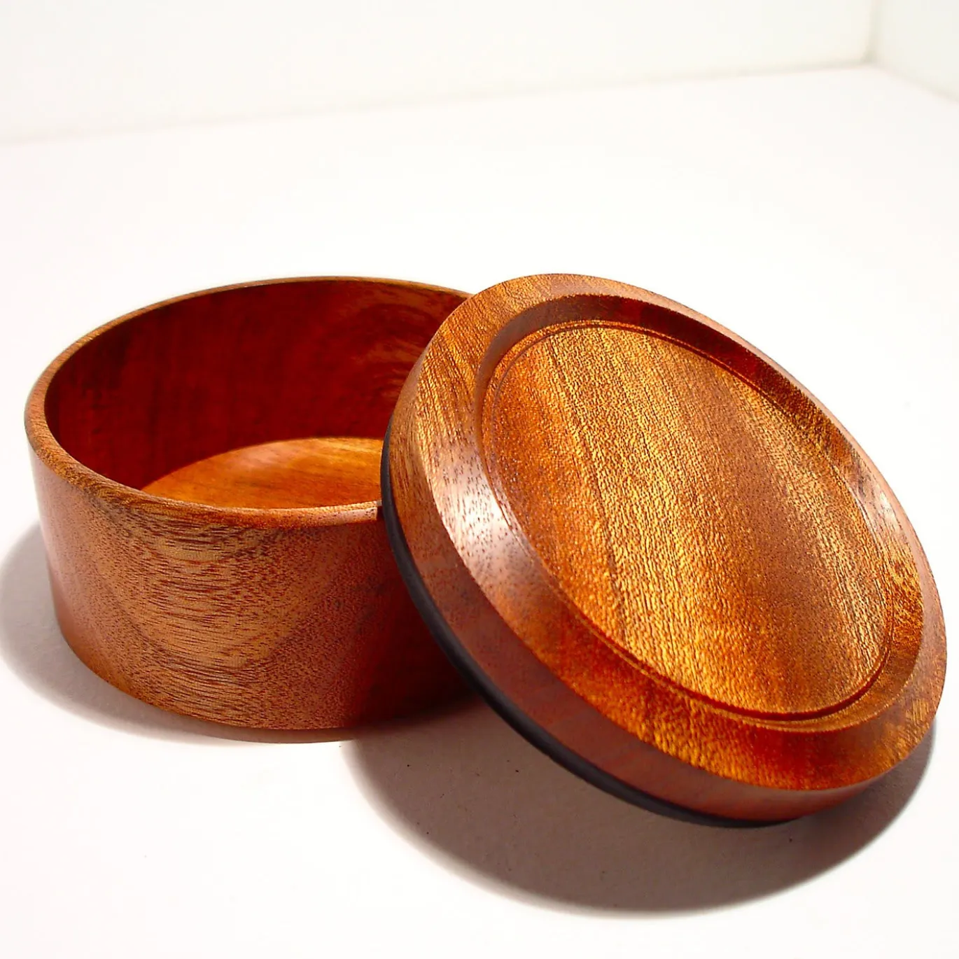 Scatola in sapele ed ebano con coperchio #1