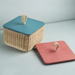 Scatola Quadrata Coralia in Midollo con Coperchio in Legno Blu Pavone
