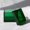 Scatola scultorea Palmi in cristallo verde soffiato a mano