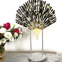 Scultura a ventaglio in vetro nero e oro di Eleganza Orientale