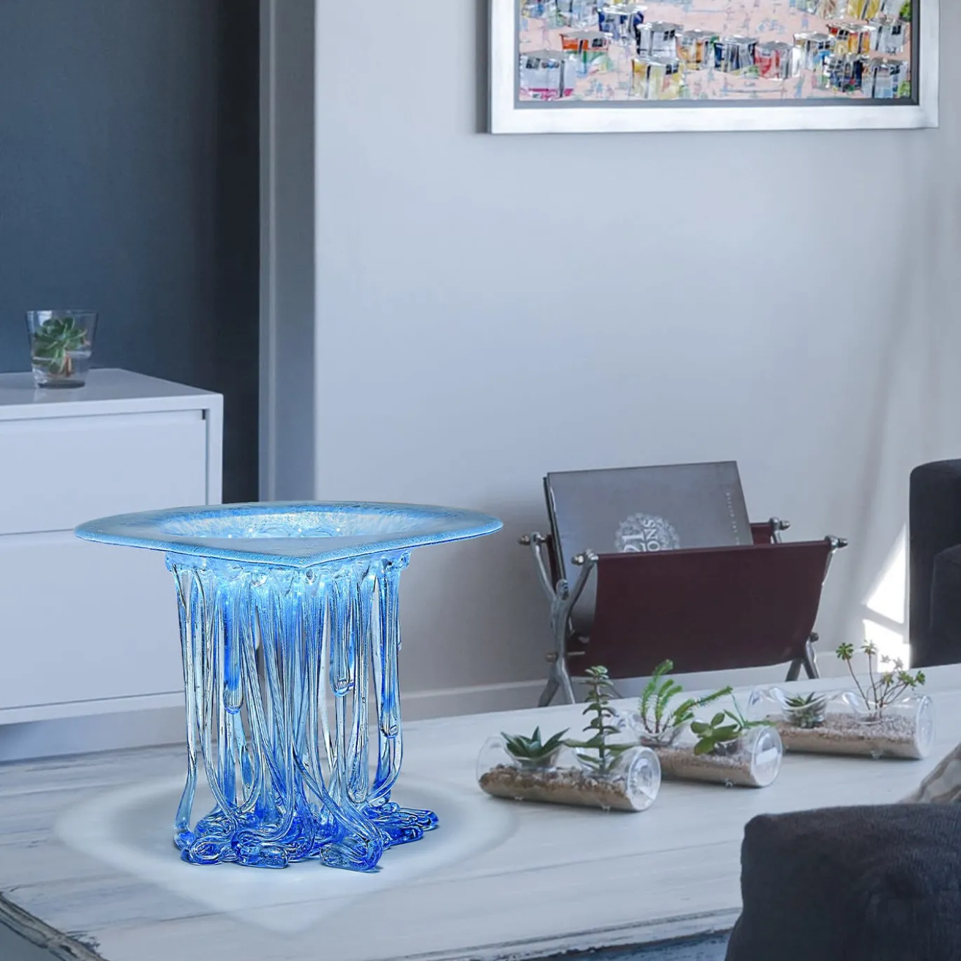 Scultura blu di gocce d'acqua pura