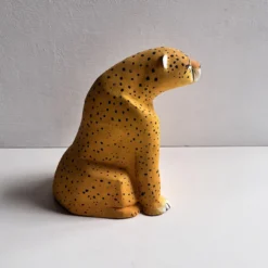 Scultura Cheeta in Ceramica Arancione