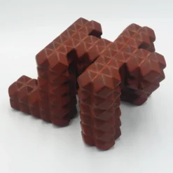 Scultura cubica di Prono Rosso