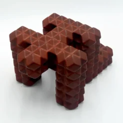 Scultura cubica di Prono Rosso