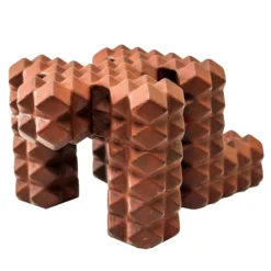 Scultura cubica di Prono Rosso
