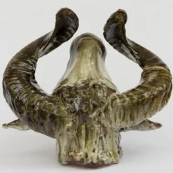 Scultura da parete con trofeo di ariete