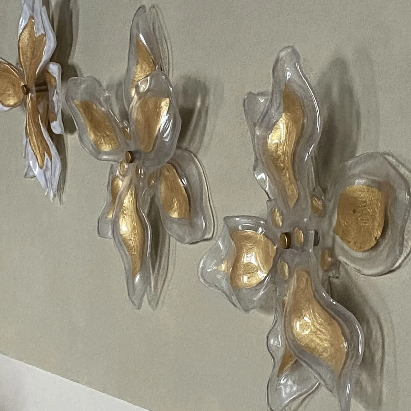 Scultura da parete in oro e vetro trasparente Fiore