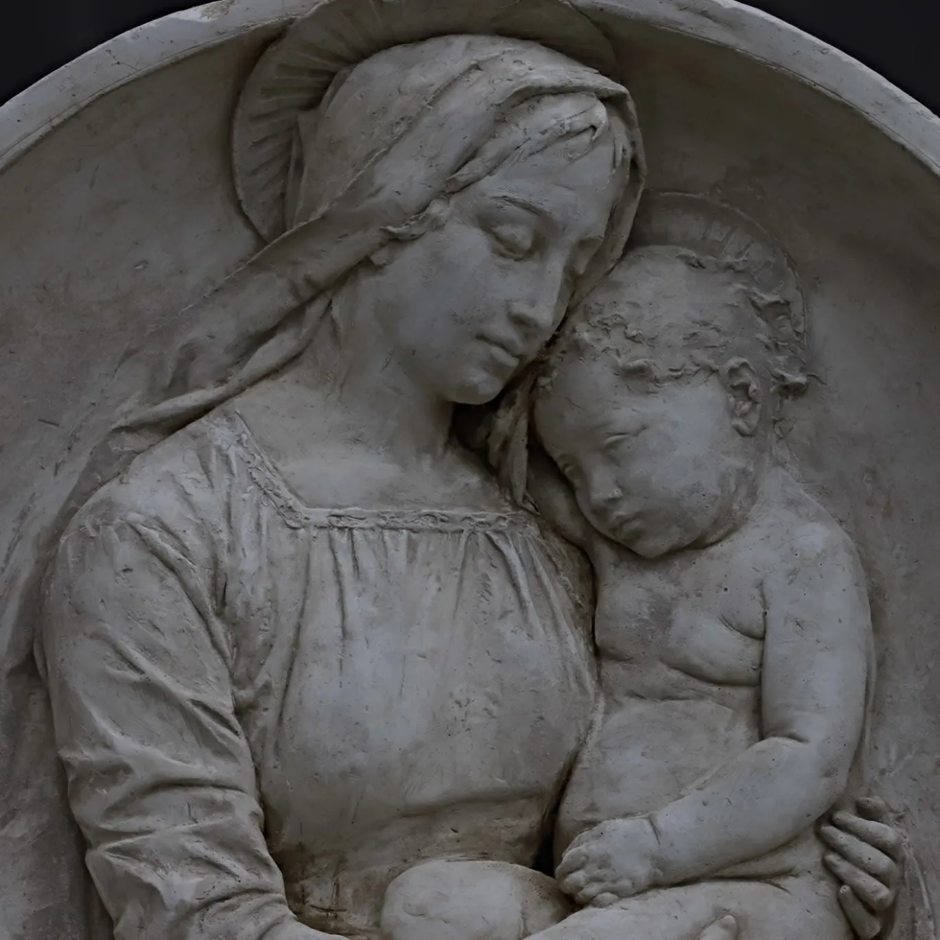 Scultura da Parete Madonna con Bambino Rotonda a Bassorilievo in Gesso Bianco