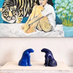 Scultura di pantera blu navy