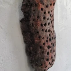 Scultura Forma in resina rossa