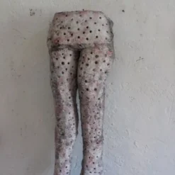 Scultura in Resina Rosa Gambe