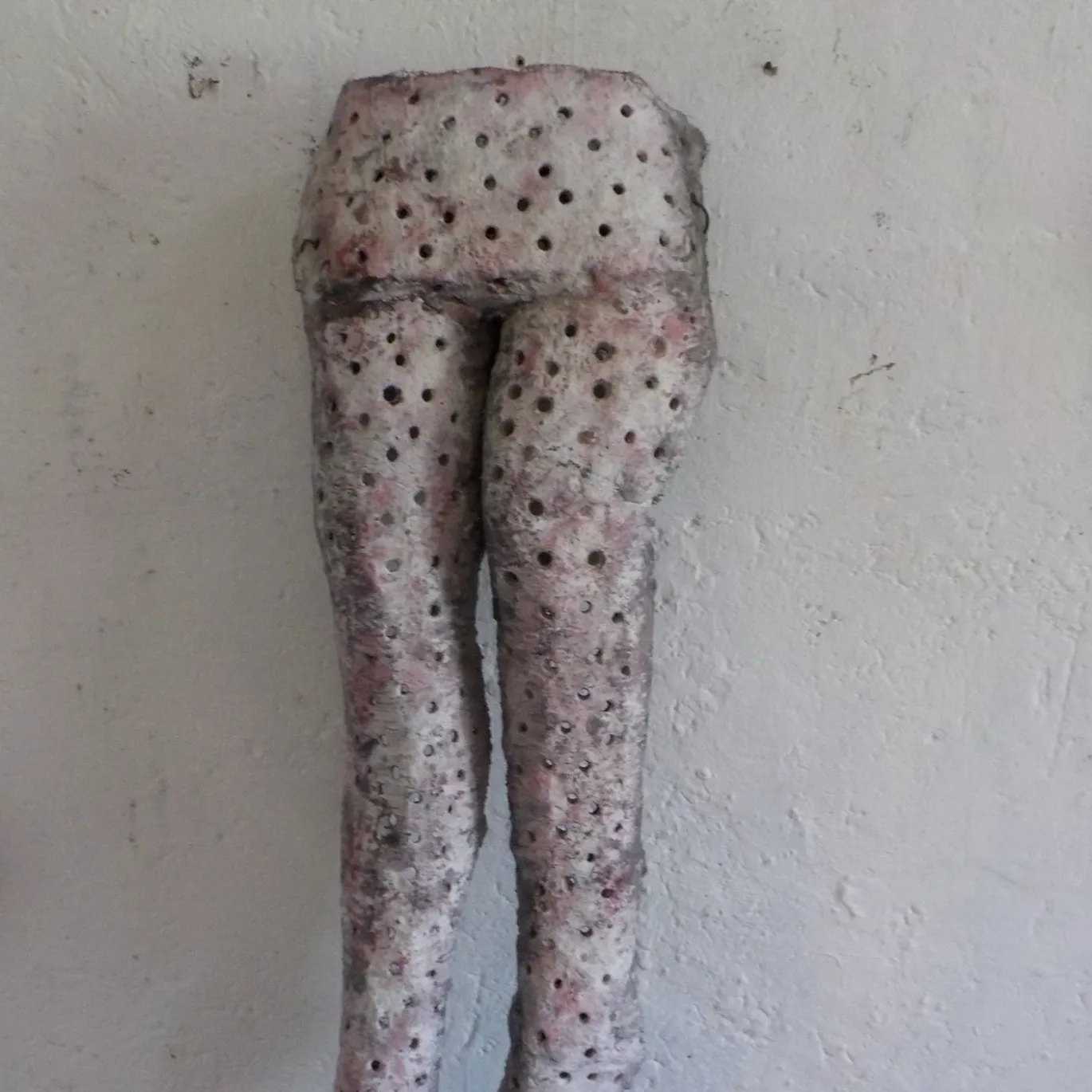Scultura in Resina Rosa Gambe