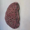 Scultura in resina rossa scura Forma