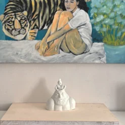 Scultura La Nascita di Atena dalla Testa di Zeus in Ceramica Bianca