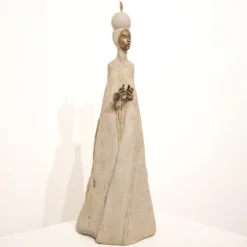 Scultura La Papessa A Tutto Tondo Beige e Bronzo