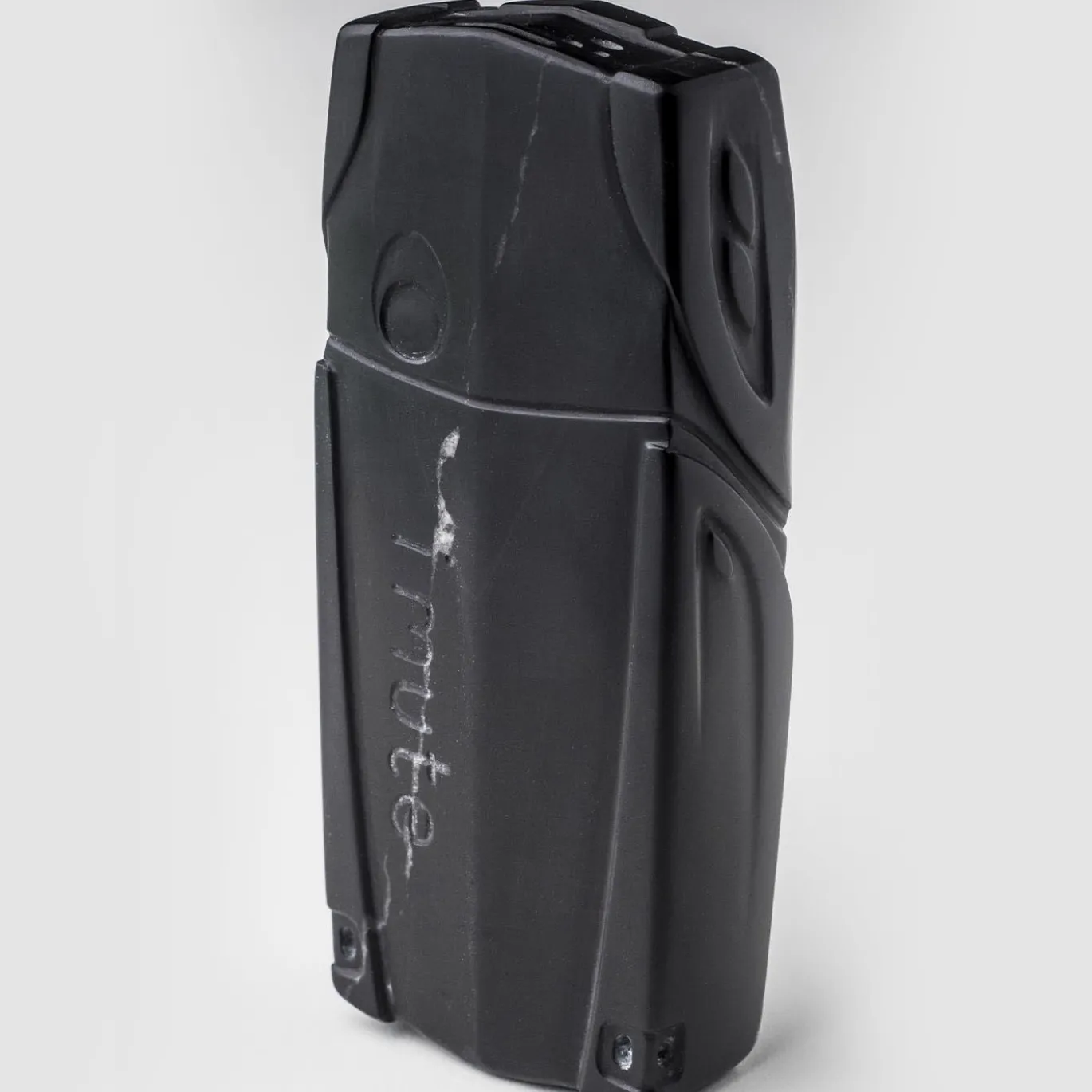 Scultura nera iMute