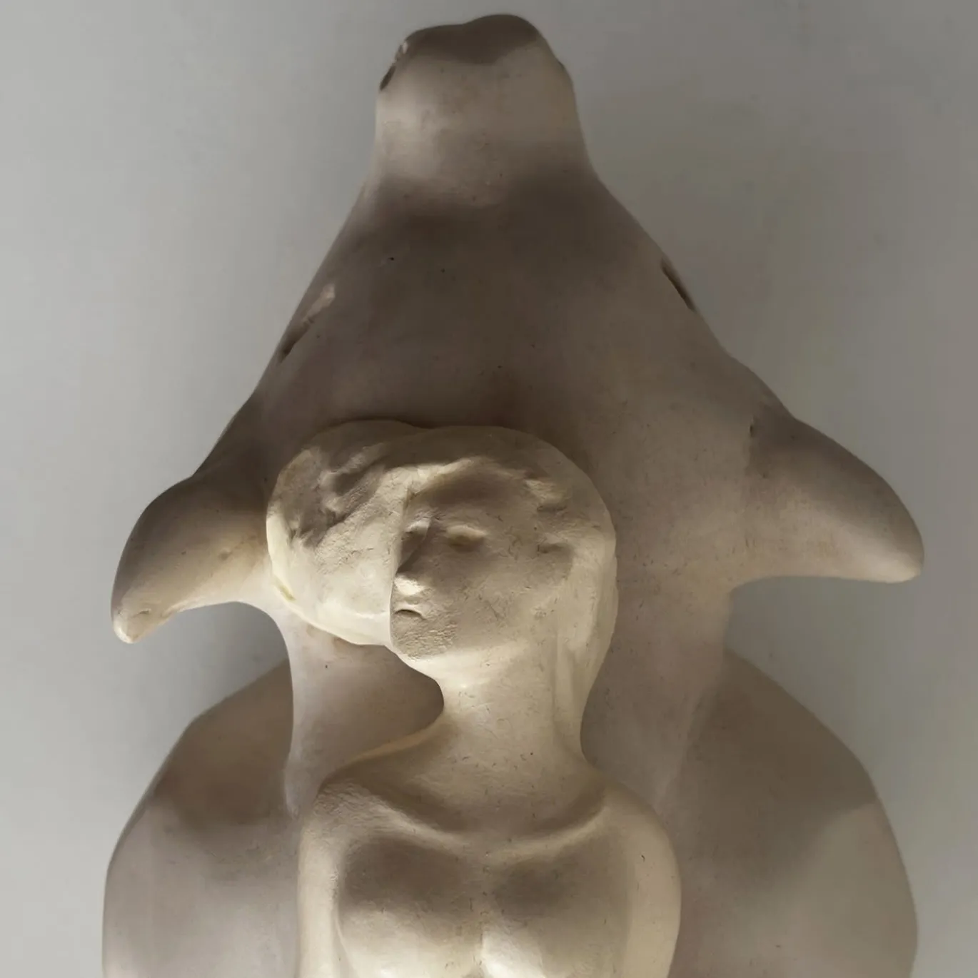 Scultura Pasifae in Ceramica Bianca