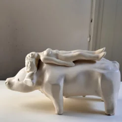 Scultura Pasifae in Ceramica Bianca
