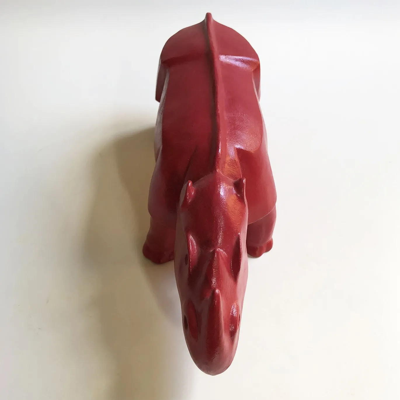 Scultura Rinoceronte in Ceramica Rossa