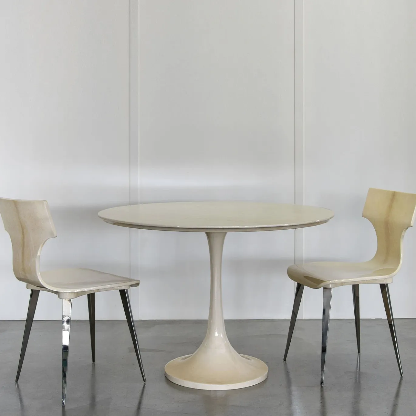 Sedia di design in pelle di capra