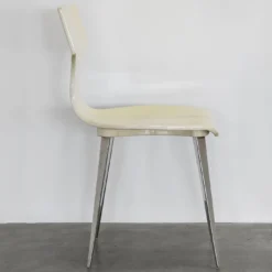 Sedia di design in pelle di capra