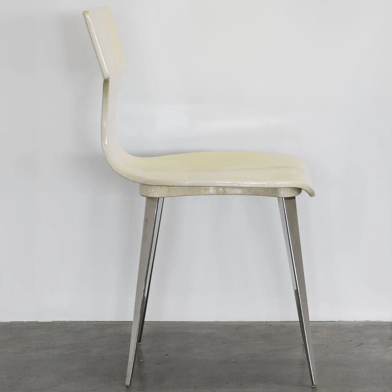 Sedia di design in pelle di capra