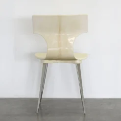 Sedia di design in pelle di capra