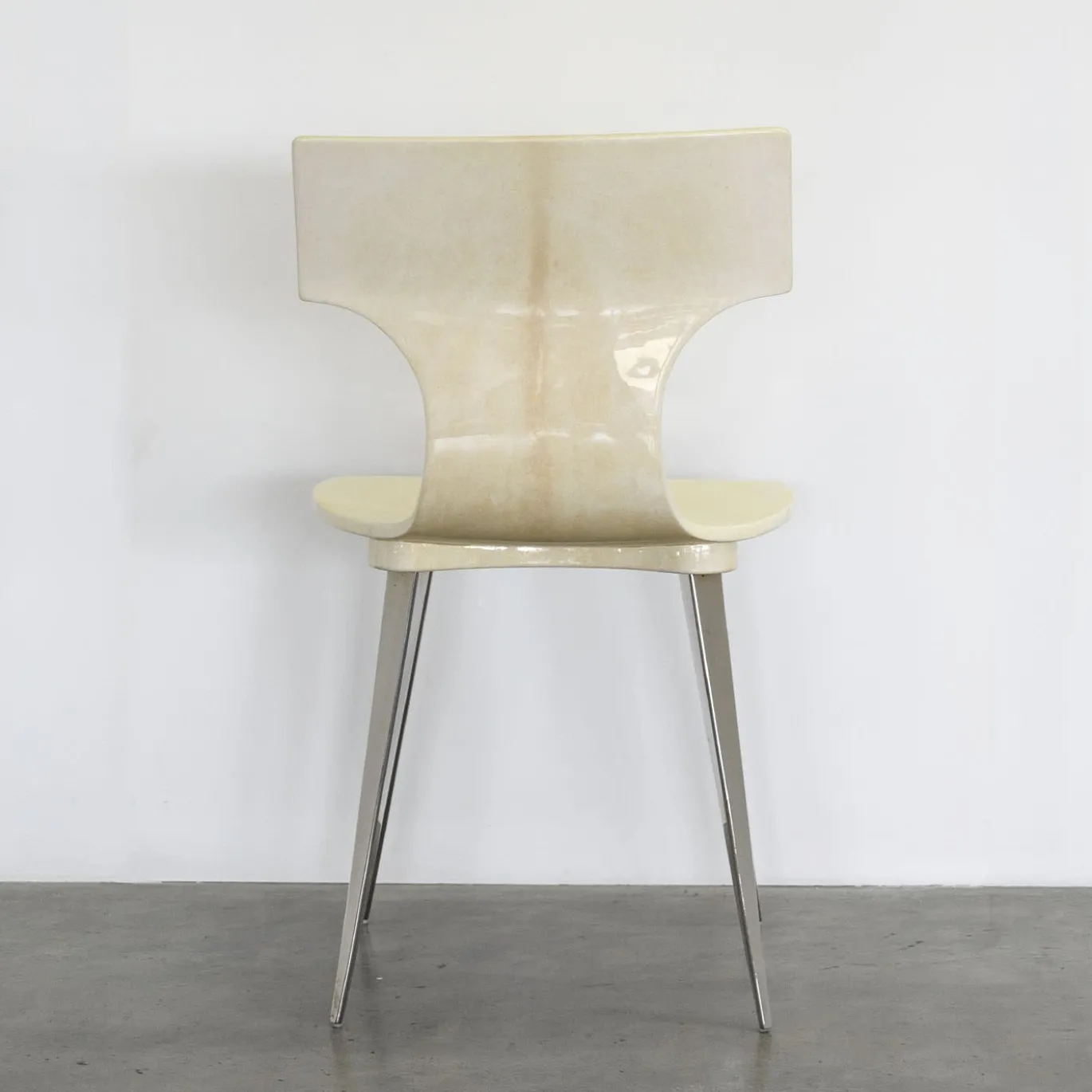Sedia di design in pelle di capra