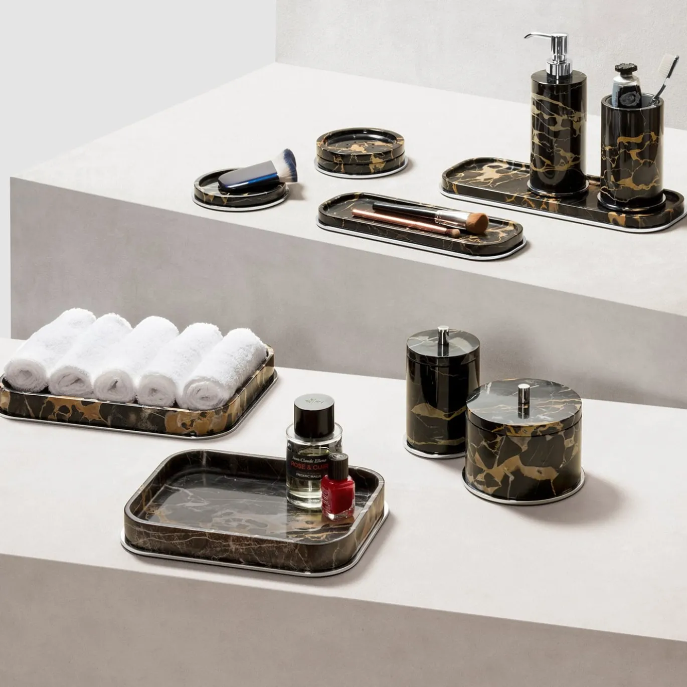 Set da bagno in marmo nero Positano