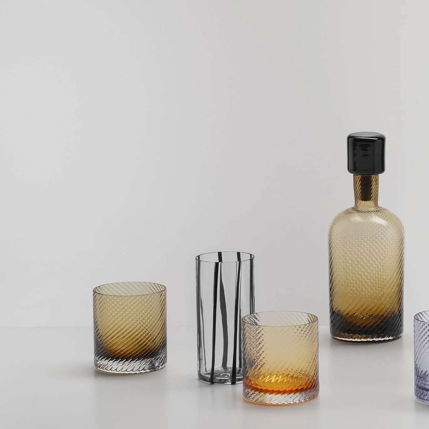 Set da 6 bicchieri highball Cyrcus in vetro di Murano rigato nero e trasparente