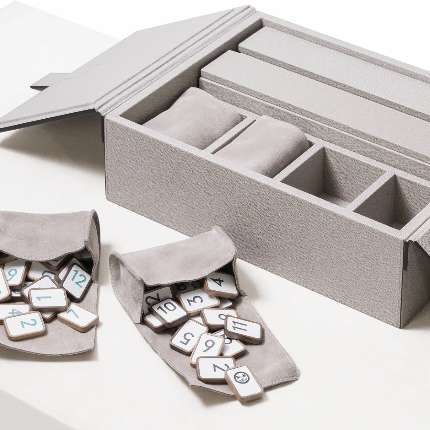 Set da Gioco in Pelle Grigia Rummikub