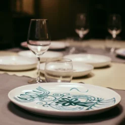 Set da pranzo Dame e Cavalieri Judike in ceramica