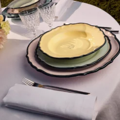 Set da pranzo Monogram Vaniglia Imperiale in ceramica