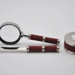 Set di accessori da scrivania Galucharme #3 di Nino Basso