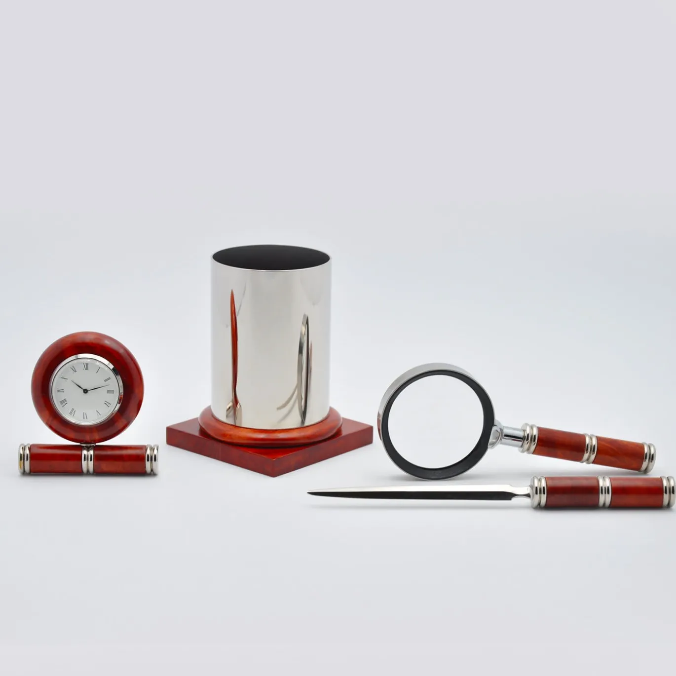 Set di accessori da scrivania Essenze di Nino Basso
