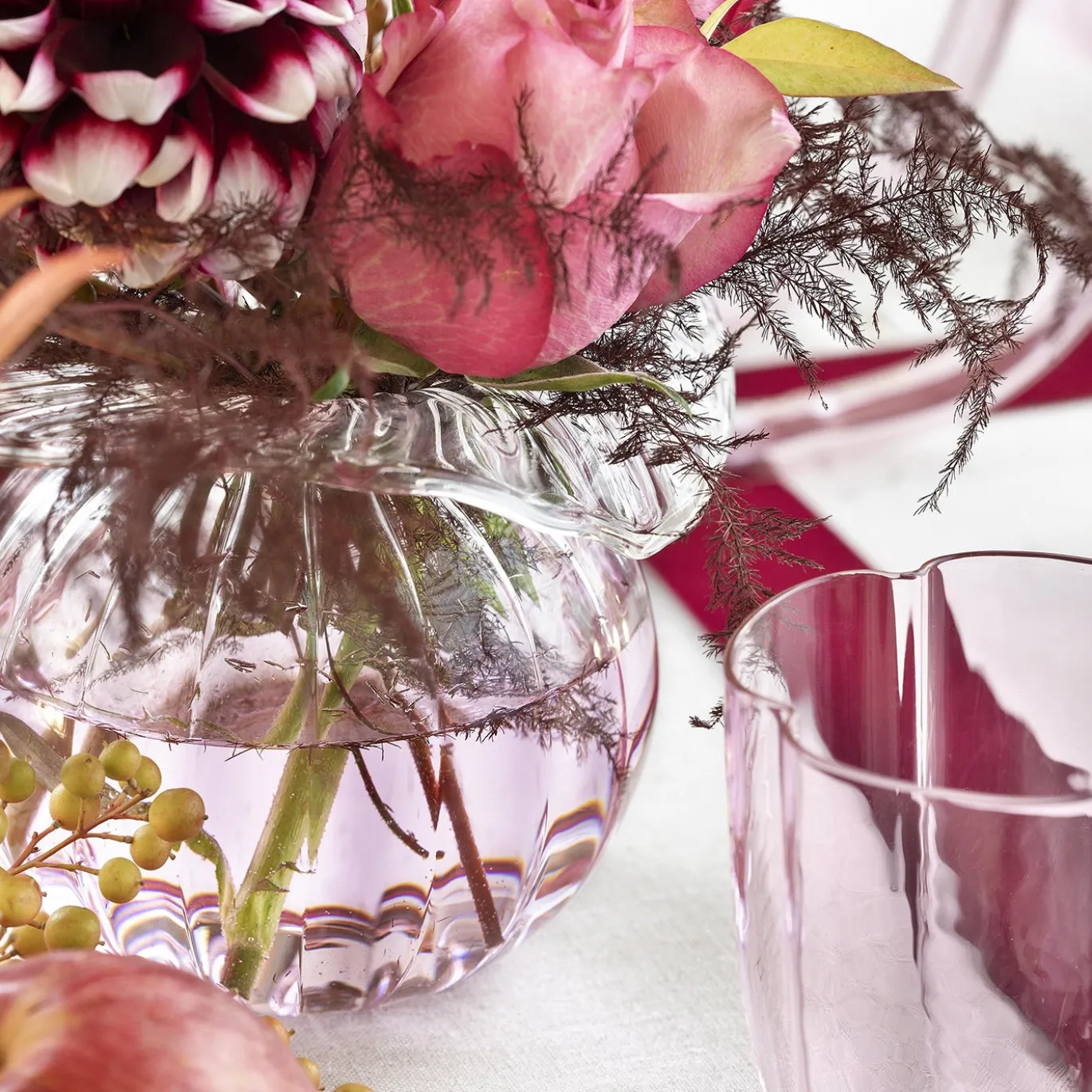 Set di 4 bicchieri da acqua con petali rosa