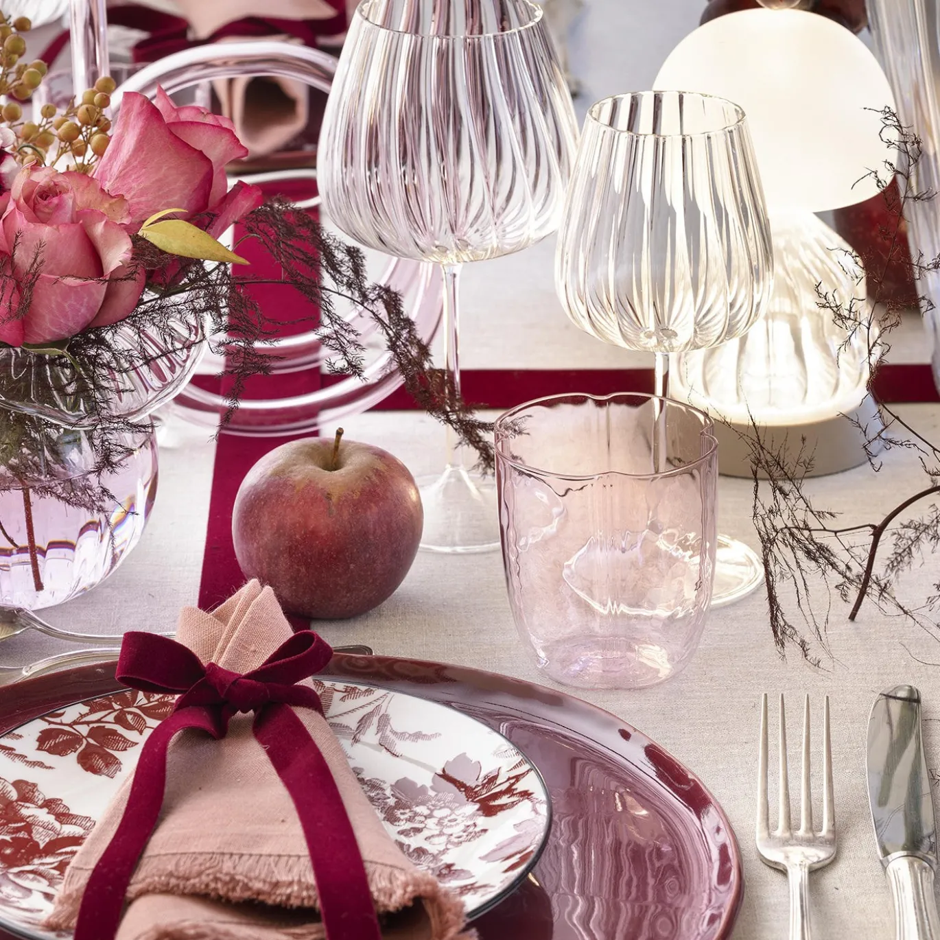 Set di 4 bicchieri da acqua con petali rosa