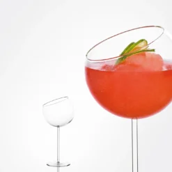 Set di 2 bicchieri da cocktail Xeno con taglio obliquo