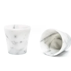 Set di 4 bicchieri da grappa in marmo bianco di Carrara