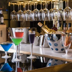Set di 6 bicchieri da martini con stelo bianco