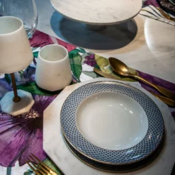 Set di 2 bicchieri per acqua in marmo bianco di Carrara con base in ottone
