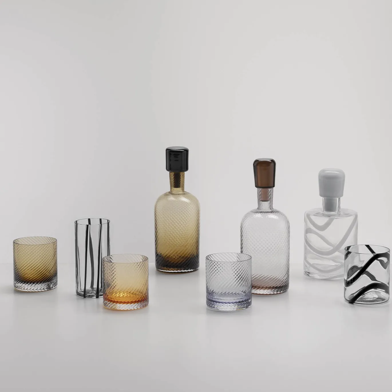 Set di 6 bicchieri tumbler Cyrcus Esse in vetro di Murano nero e trasparente