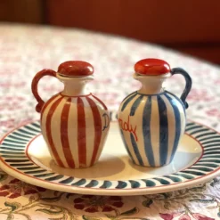 Set di bottiglie per olio d'oliva e aceto in ceramica rossa e blu