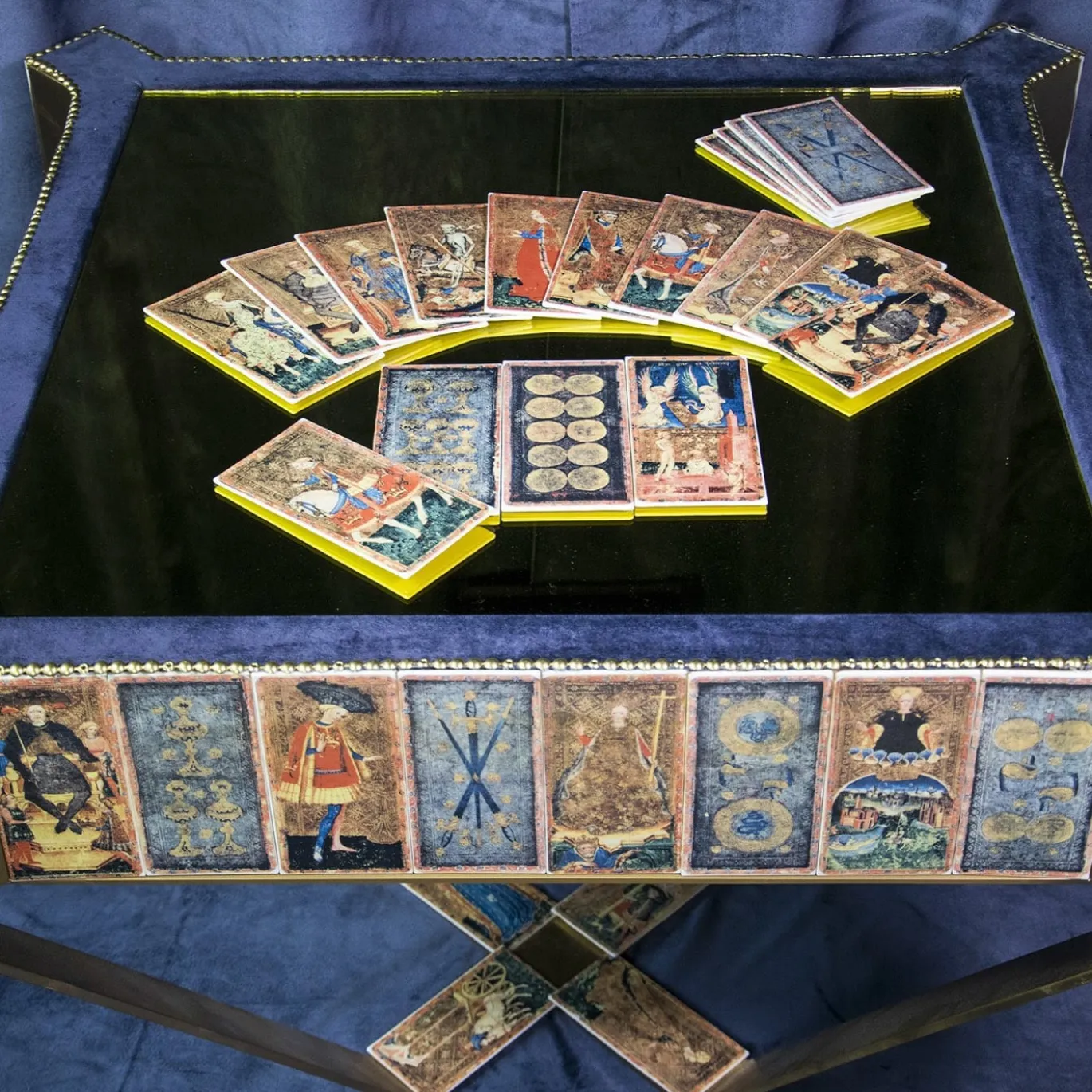 Set di 2 Carta dei Tarocchi La Regina di Denari in Vetro di Murano Dorato