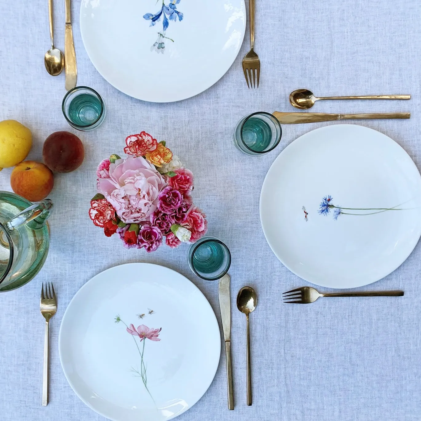 Set di 12 Piatti Piani Bloom in Ceramica Bianca