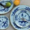 Set di 6 Piatti Piani Oriente Italiano Iris in Porcellana Blu
