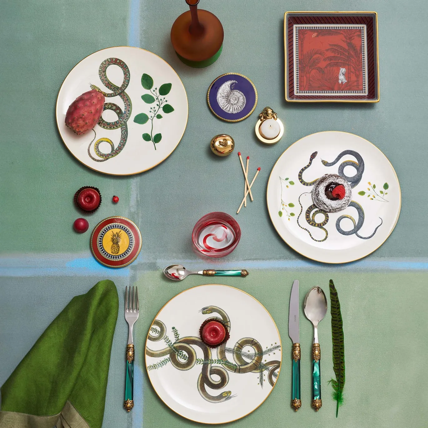 Set di 3 Piatti Piani Serpi #2 in Ceramica Bianca
