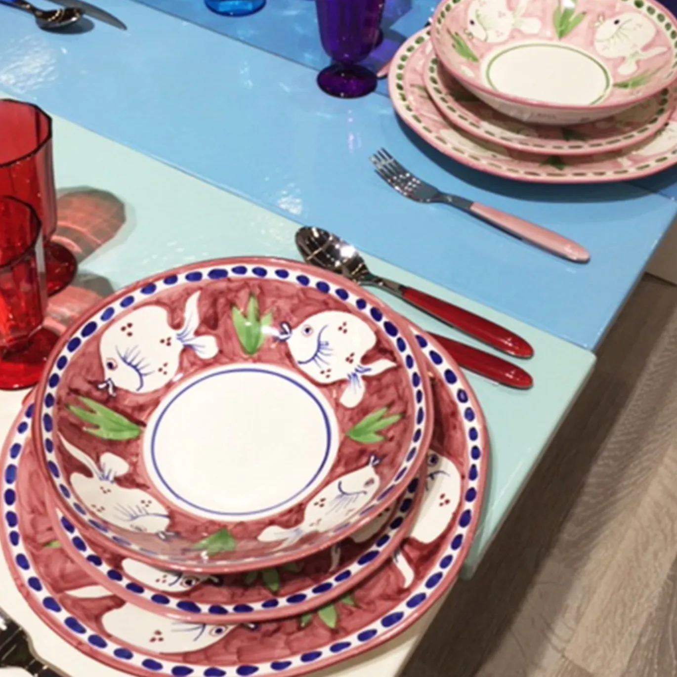 Set di piatti prugna da 18 pezzi Poseidon
